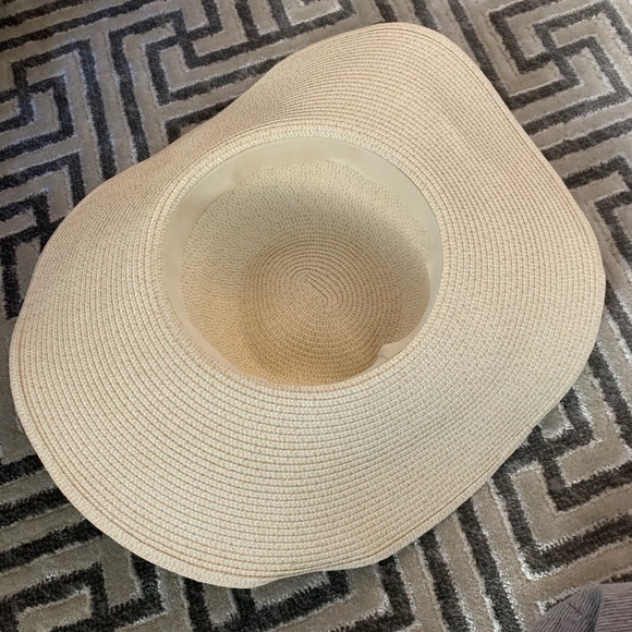 Hat - Picture 3 of 3